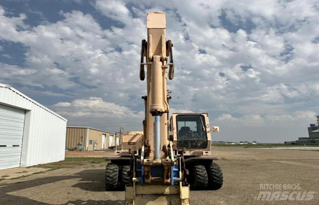 John Deere 595 轮式挖掘机