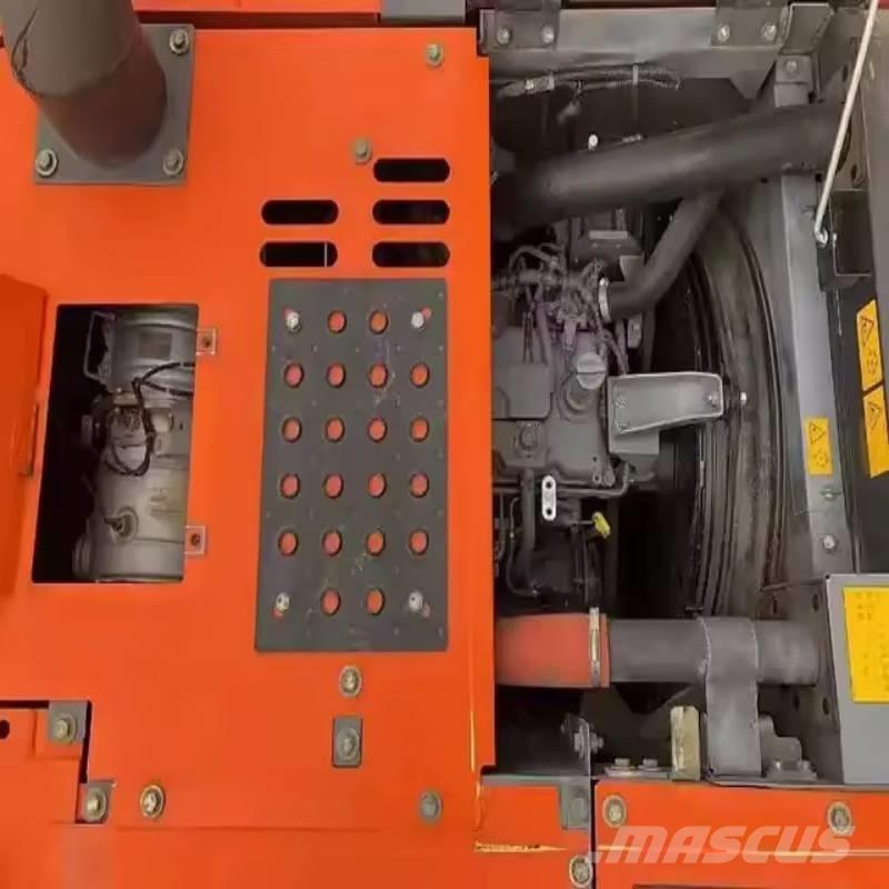 Hitachi ZX 130 履带挖掘机