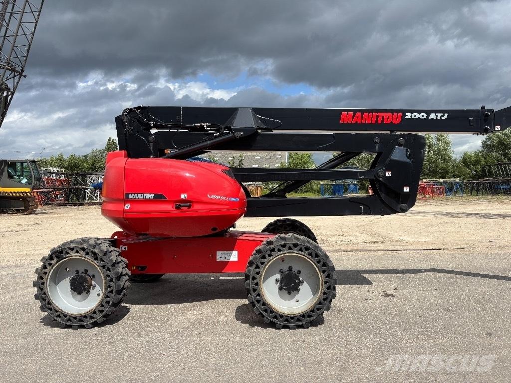 Manitou 200 ATJ 曲臂高空工作平台