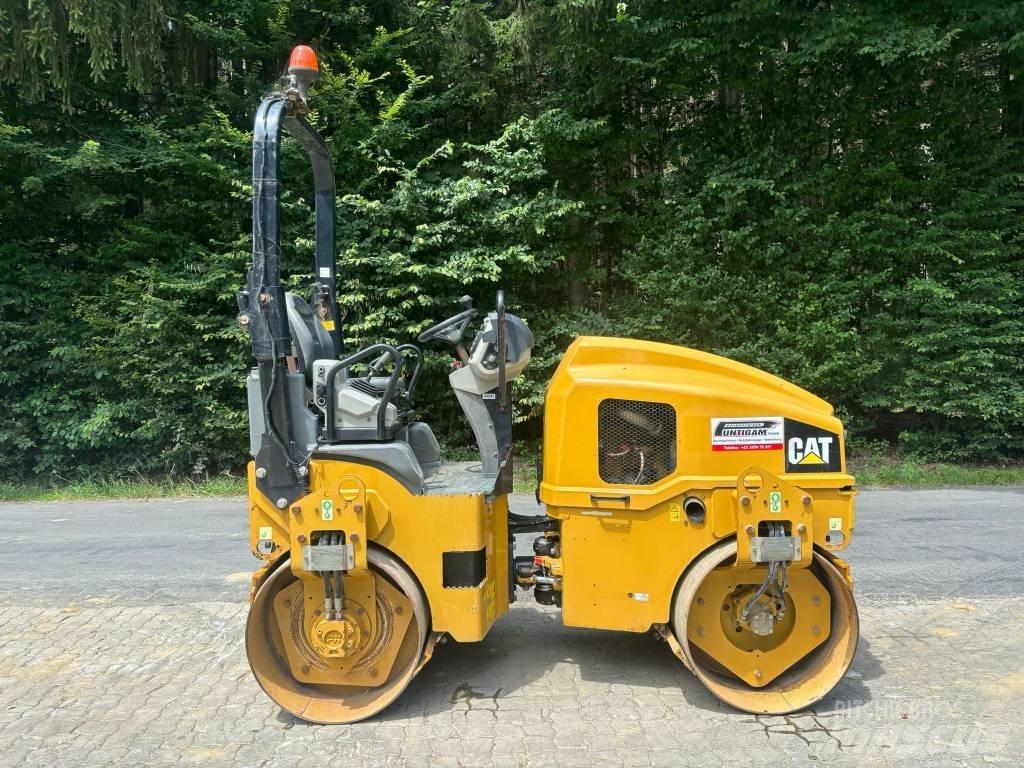 CAT CB 24 B 双轮压路机