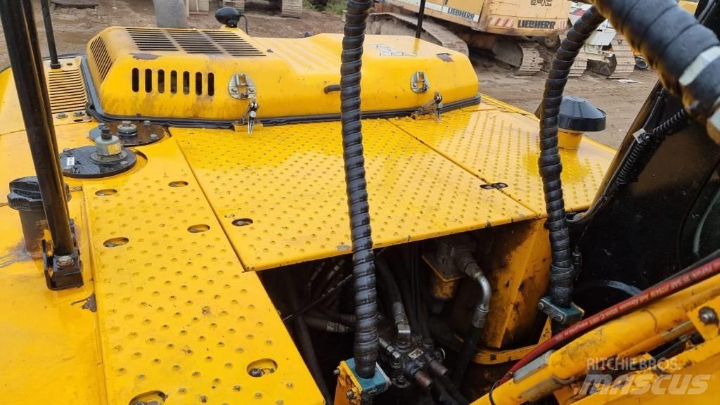 JCB JS 220 LC 履带挖掘机