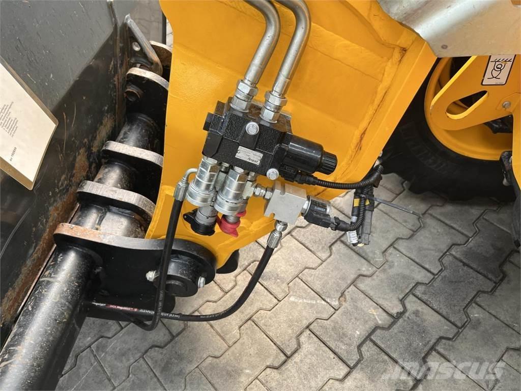 JCB 525-60 Hi Viz 电动叉车