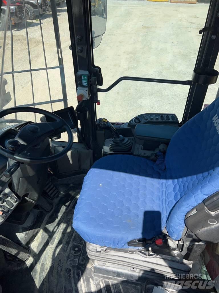 Komatsu WA 270-8 轮式装载机