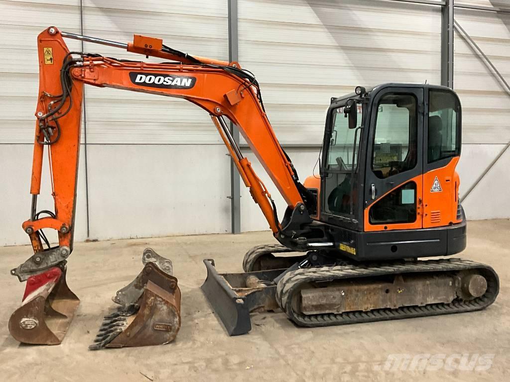 Doosan DX 63-3 小型挖掘机