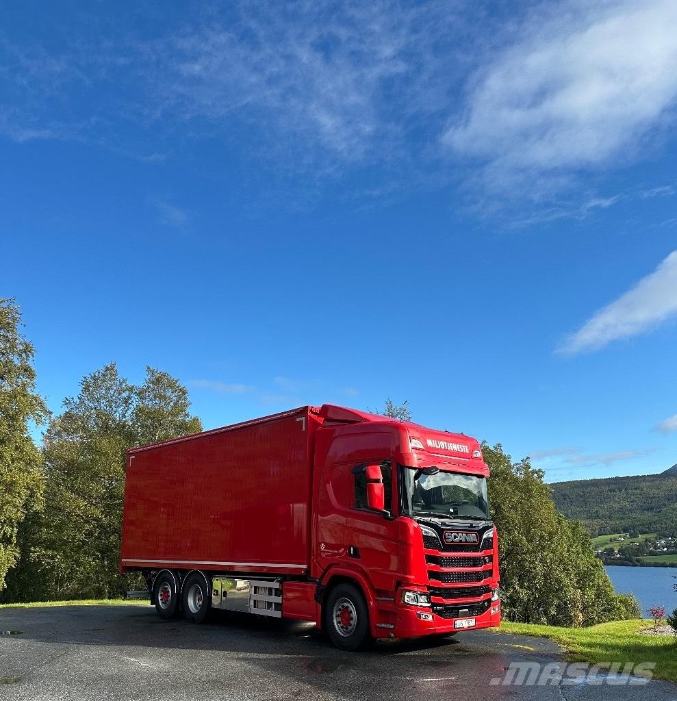 Scania R 590 碎木车
