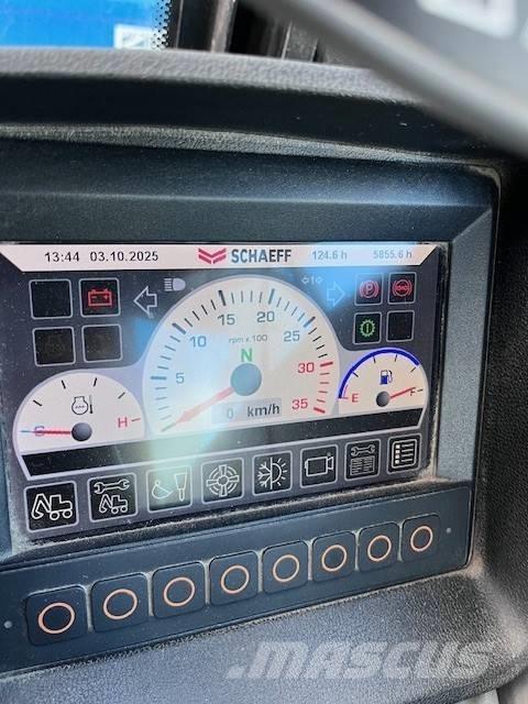 Schaeff TW110 轮式挖掘机