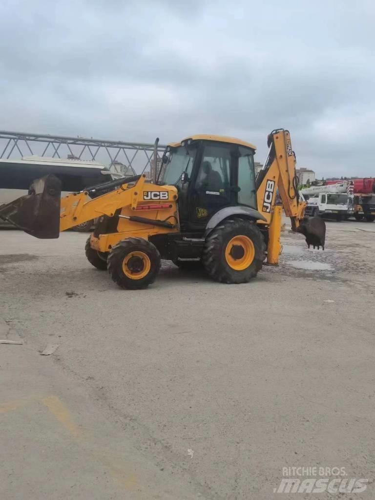JCB 3cx 反铲装载机