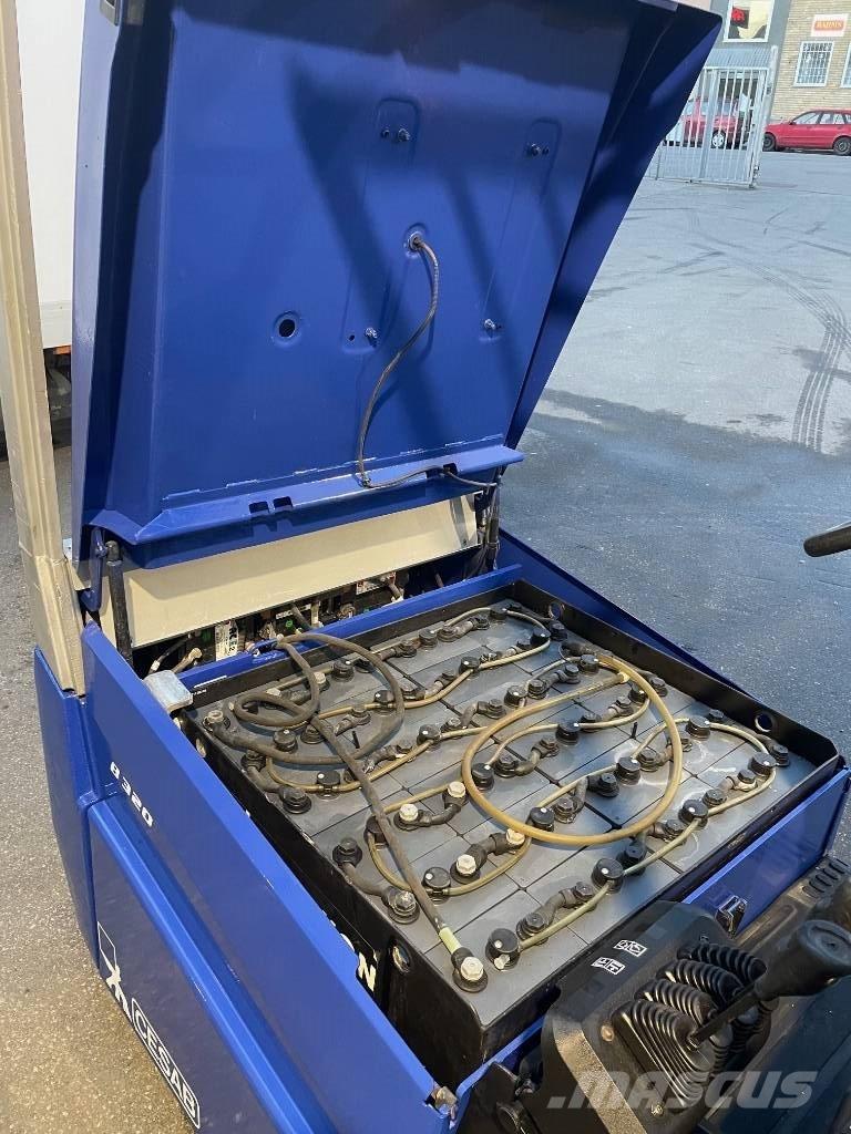 Cesab B320 电动叉车