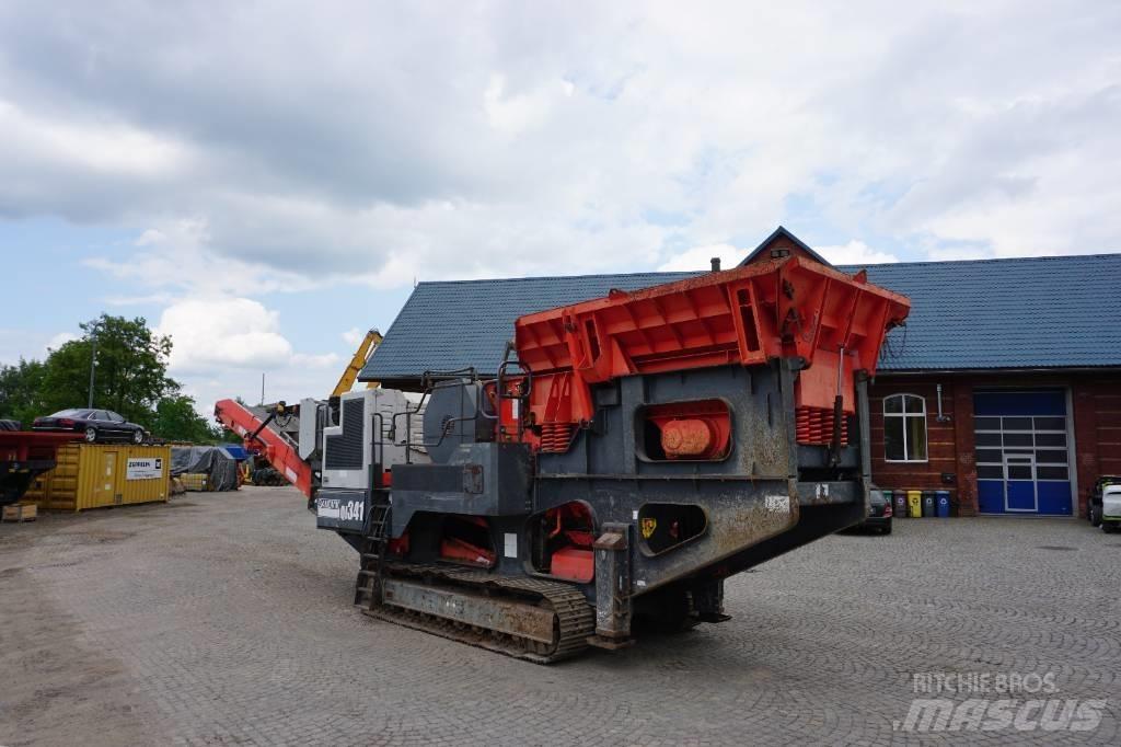 Sandvik QJ 341 移动式破碎机