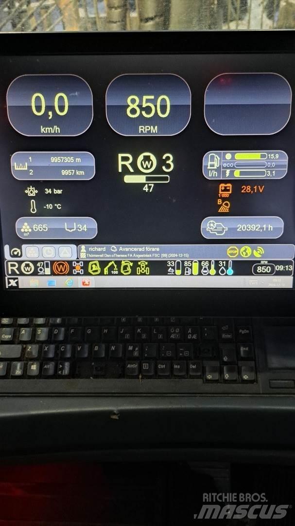 Komatsu 895 集运机