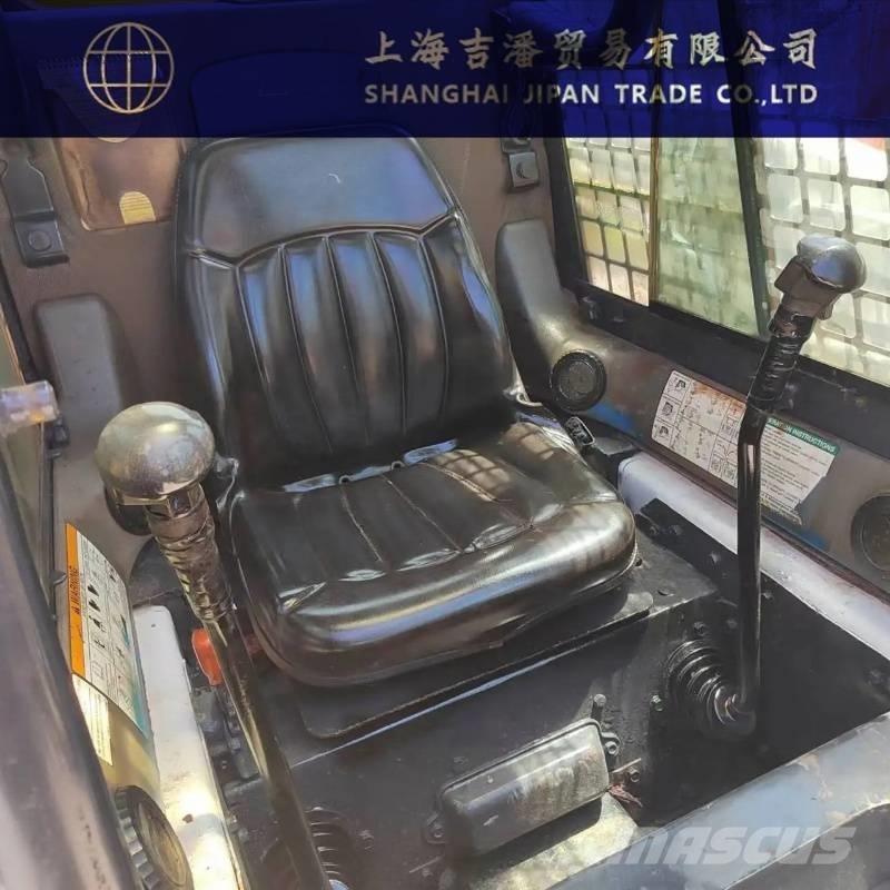 Bobcat S 160 滑移装载机