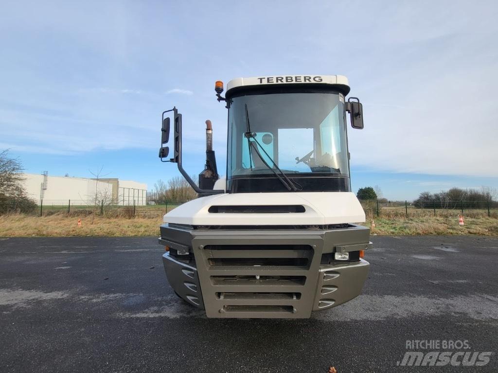 Terberg RT223 码头牵引车