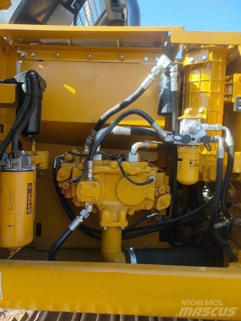 CAT 320D2L 履带挖掘机