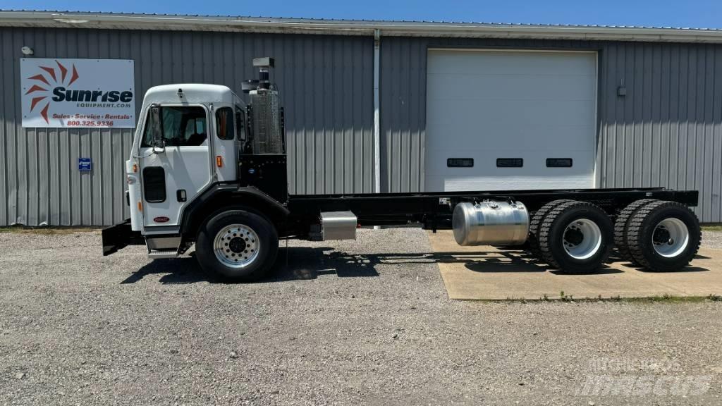 Peterbilt PB520 平板车