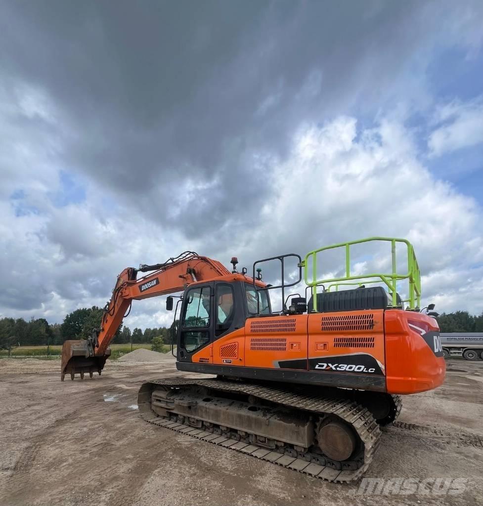 Doosan DX300-LC-7 履带挖掘机