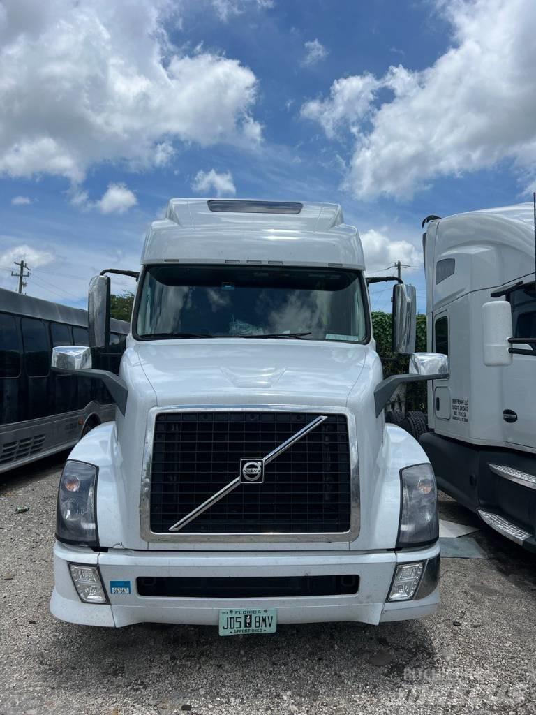 Volvo VNL 780 牵引车