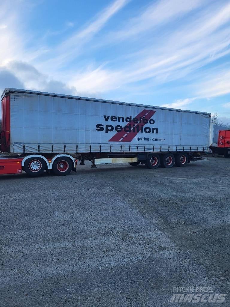 Krone SDP 27 侧帘半挂车