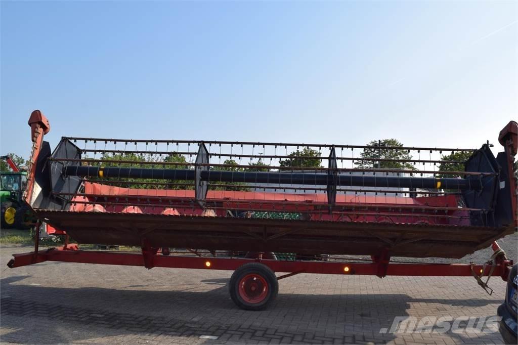 Case IH 1680 Axial 联合收割机