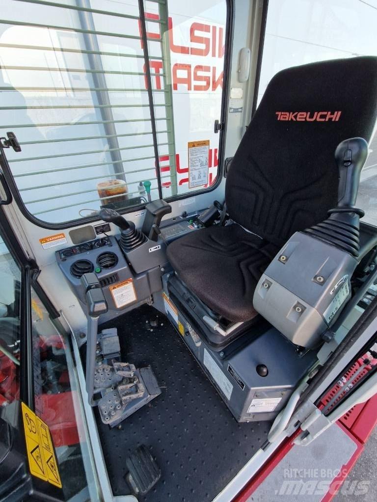 Takeuchi TB 153 FR 小型挖掘机