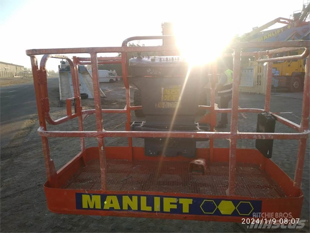JLG 800AJ 曲臂高空工作平台