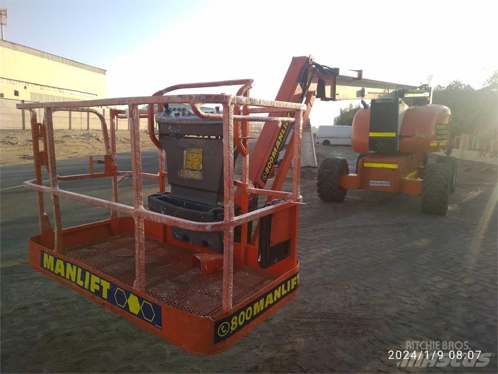 JLG 800AJ 曲臂高空工作平台
