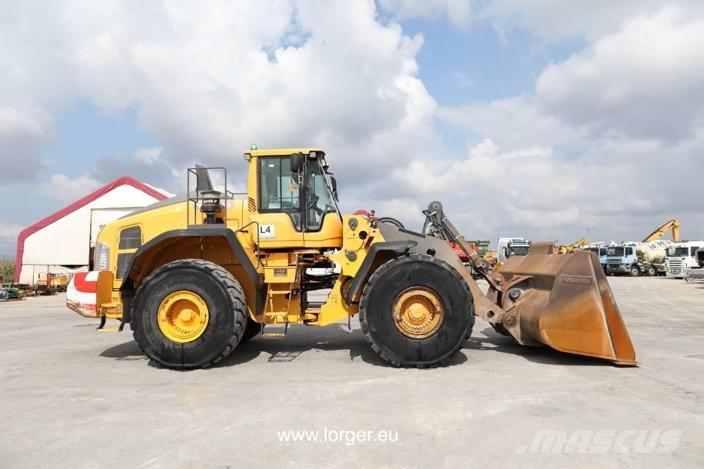 Volvo L 220 H 轮式装载机