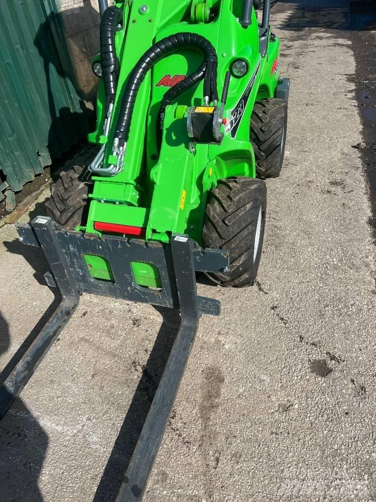 Avant 523 小型装载机