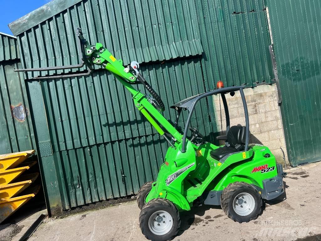 Avant 523 小型装载机