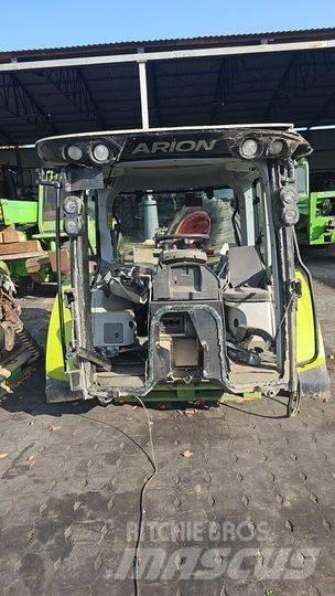 CLAAS Arion 630    Tuz 吊杆和铲斗