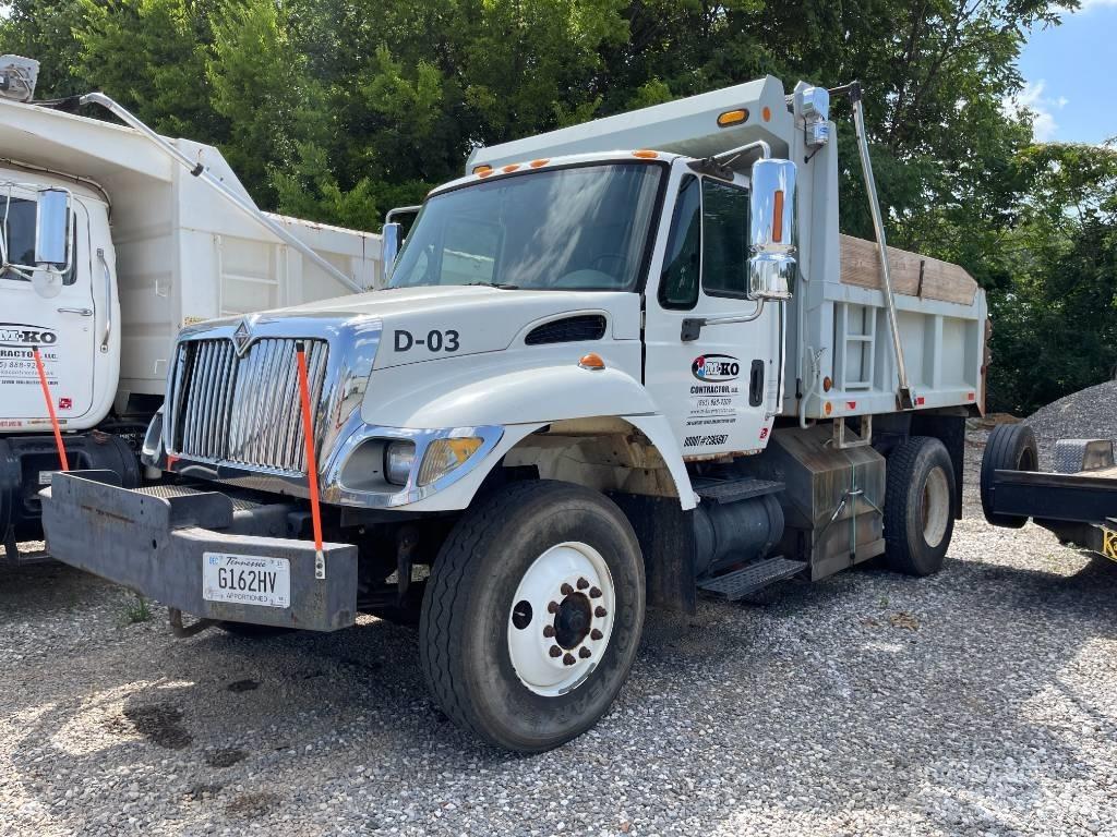 International 7300 自卸式货车