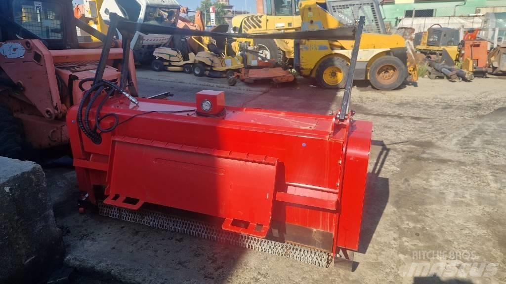 CAT ASV RC100 滑移装载机