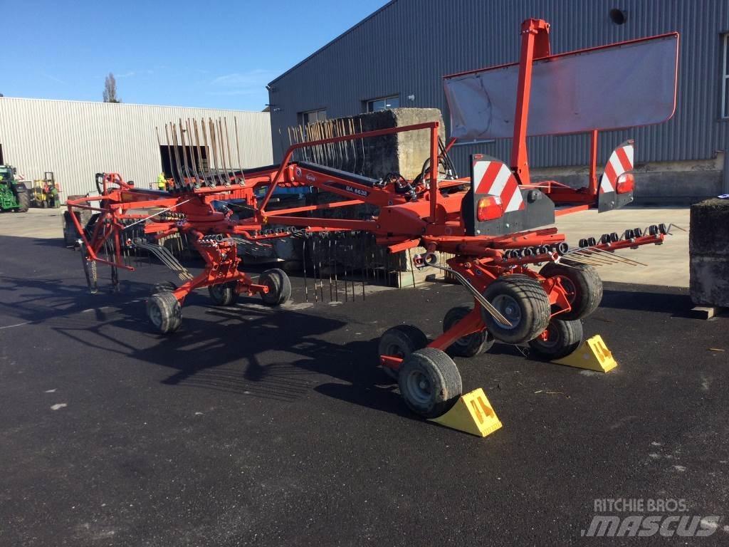 Kuhn GA6632 料堆整形机