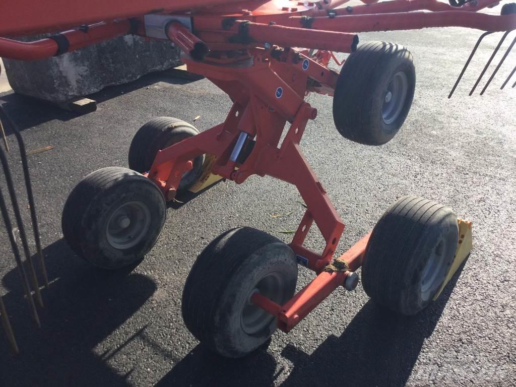 Kuhn GA6632 料堆整形机