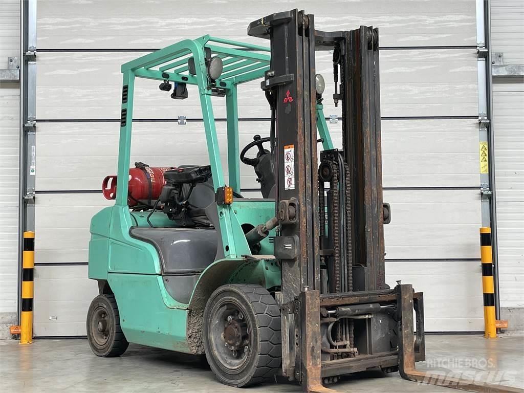 Mitsubishi FG25T 天然气叉车