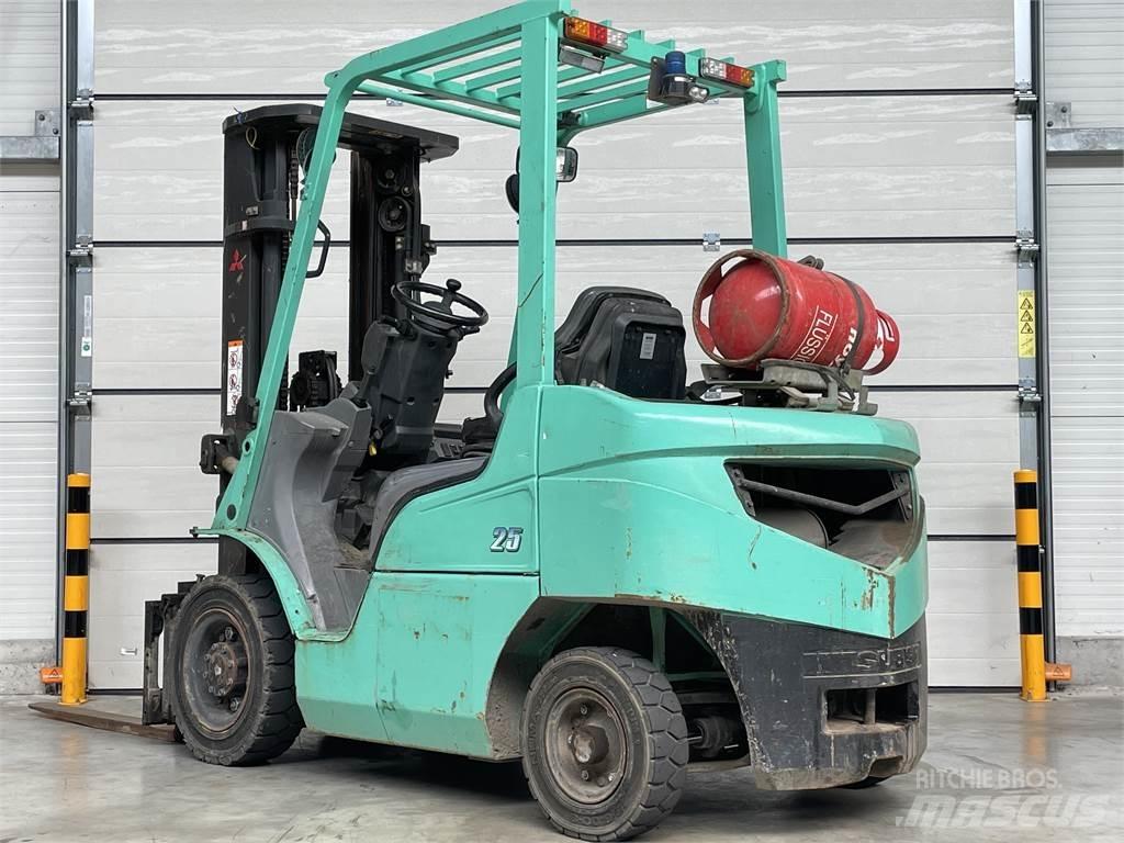 Mitsubishi FG25T 天然气叉车