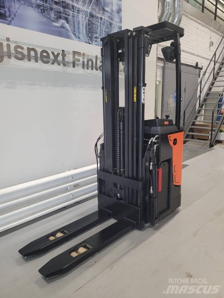 Rocla SST 16 ACI 行走式堆垛机