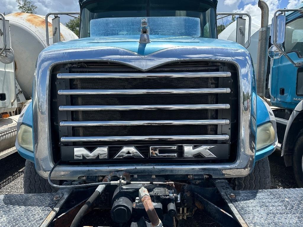 Mack GU 800 其他货车