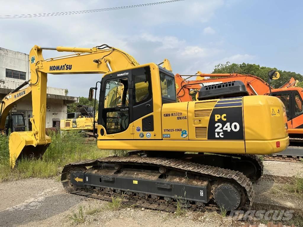 Komatsu PC240-8 履带挖掘机