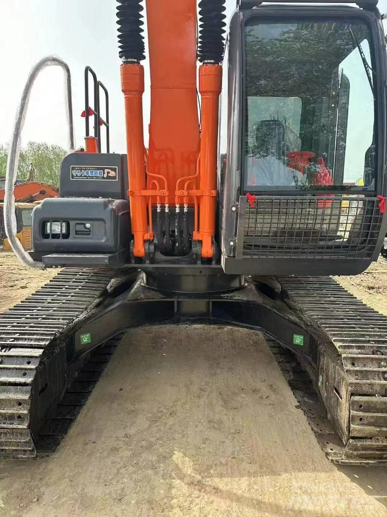Hitachi ZX 130 履带挖掘机