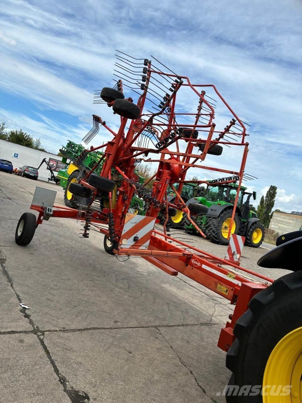 Kuhn GA 7301 料堆整形机