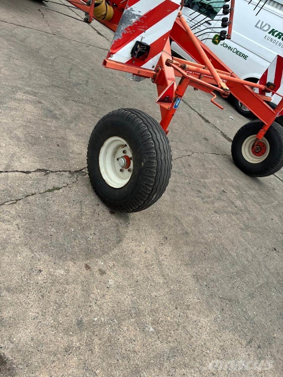 Kuhn GA 7301 料堆整形机