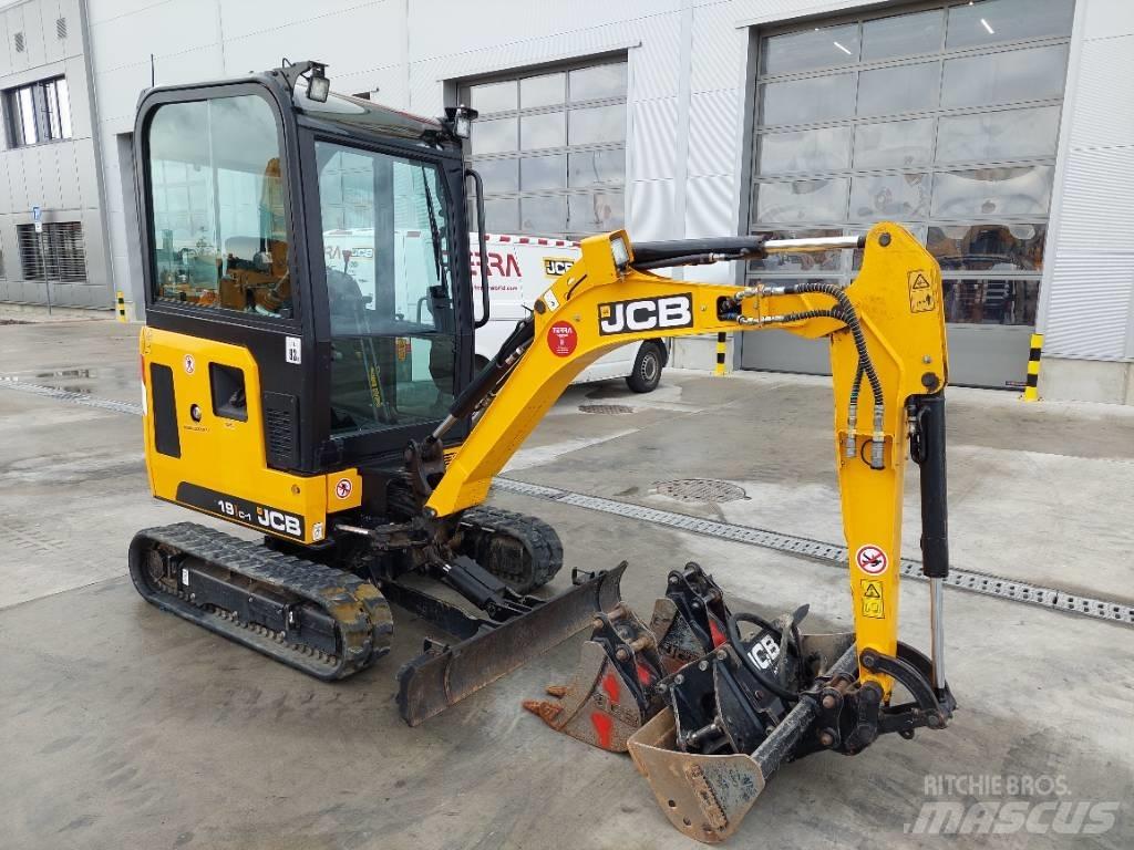 JCB 19 C-1 小型挖掘机