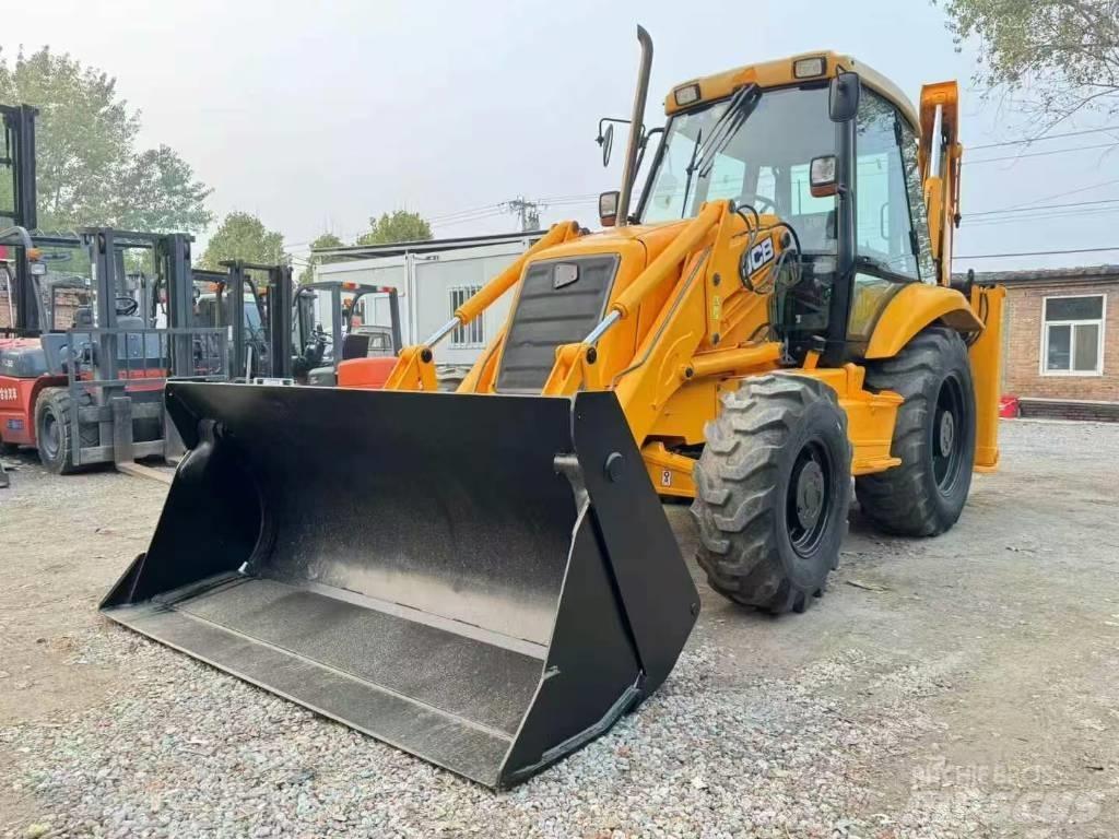 JCB 3 CX 反铲装载机
