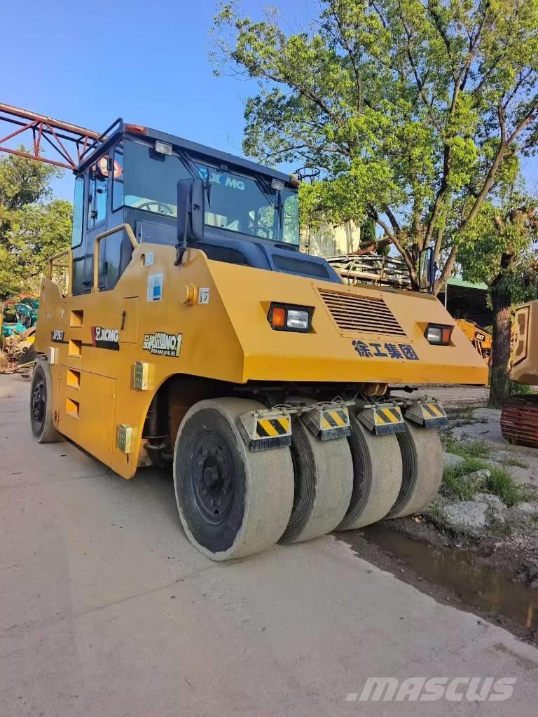 XCMG XP 263 胶轮压路机