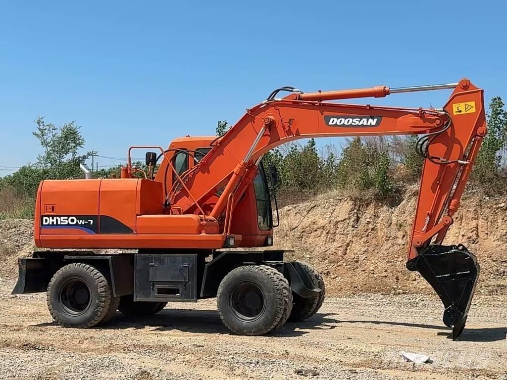Doosan DH150 W-7 轮式挖掘机
