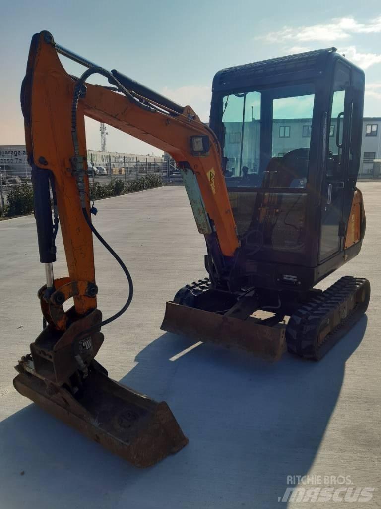 Hanix N 15B 小型挖掘机
