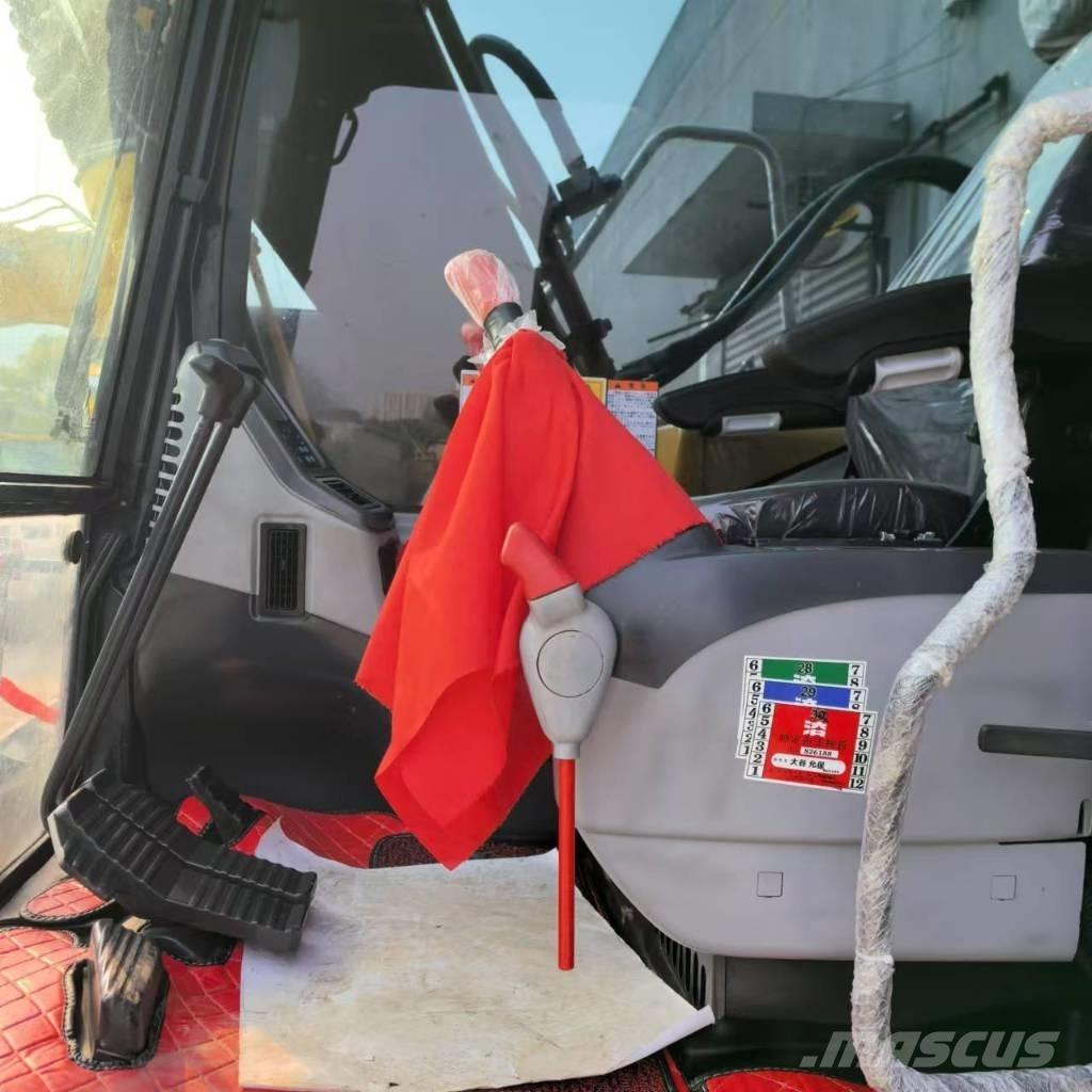 Komatsu PC 130 中型挖掘机