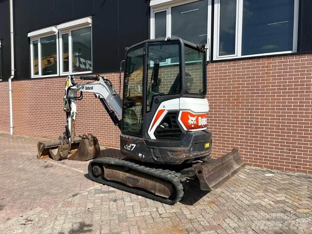 Bobcat E27 小型挖掘机