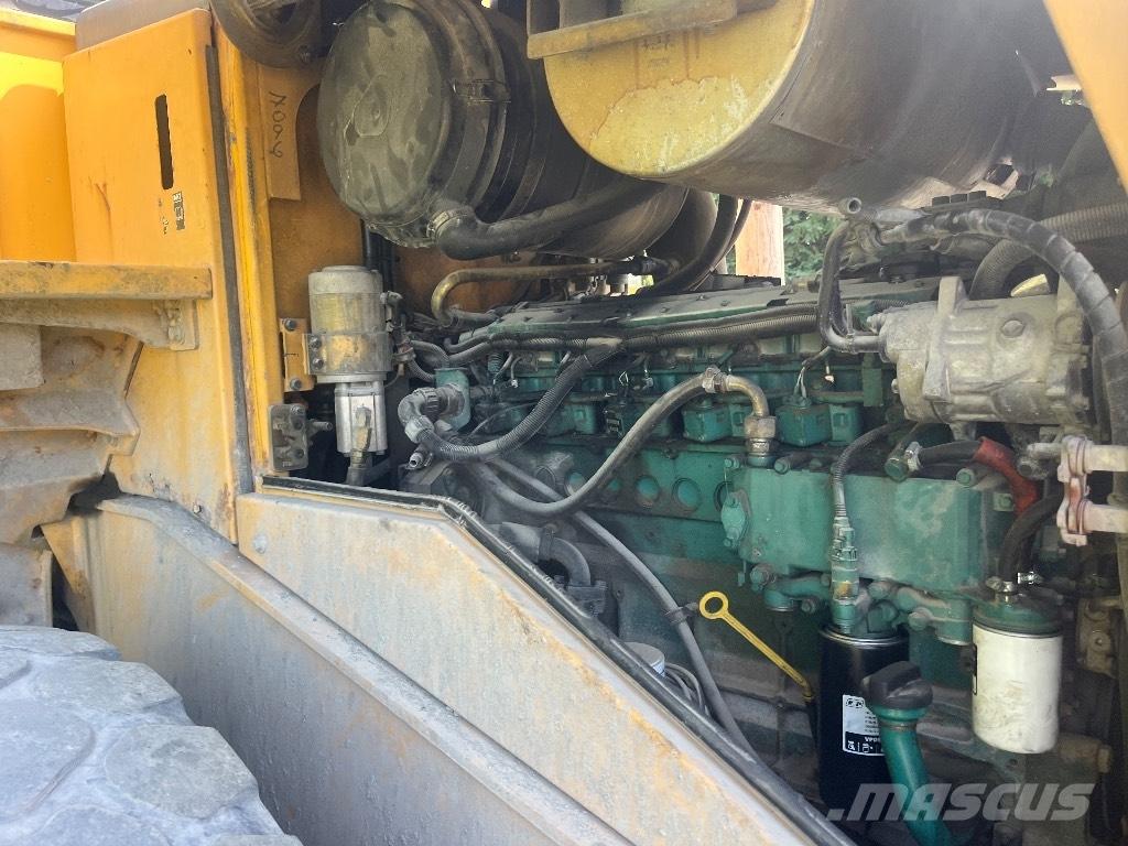 Volvo L 120 E 轮式装载机