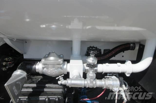 Ford F750 水罐车